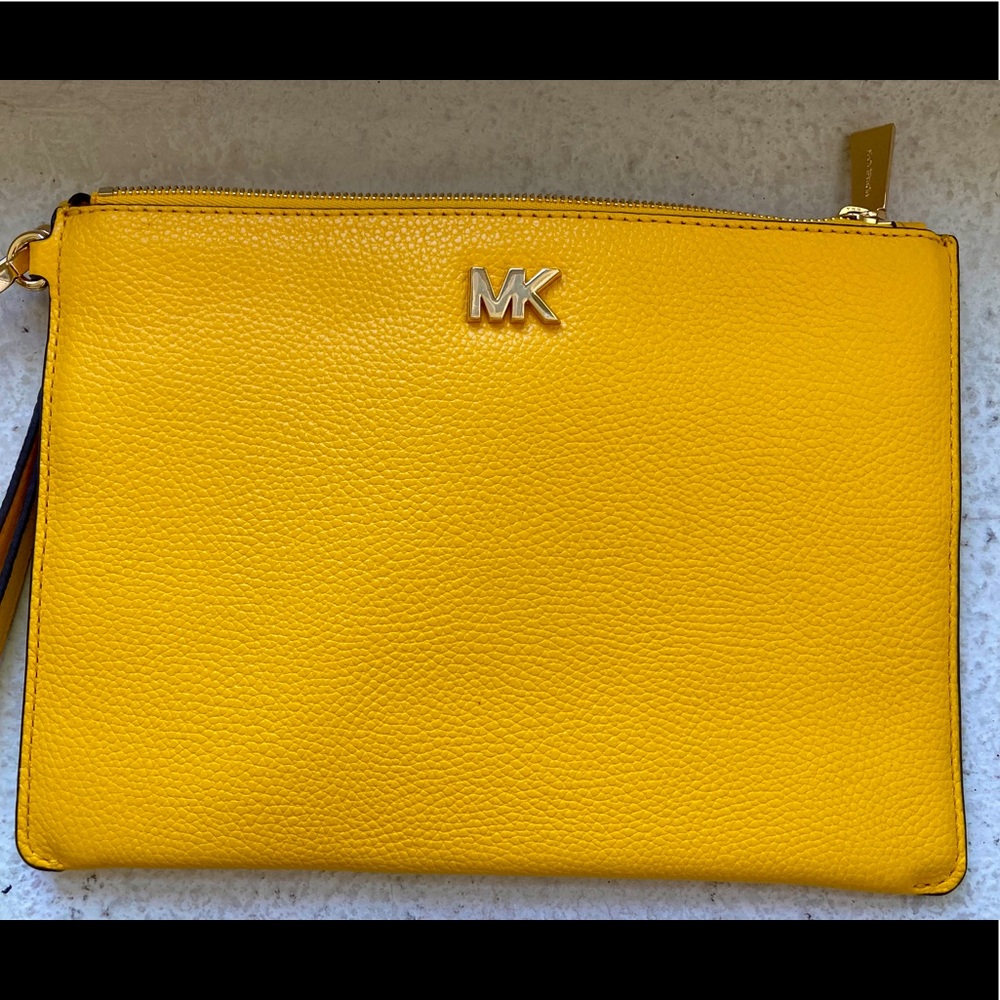 Michael Kors Clutch